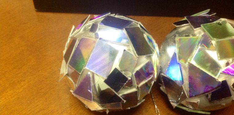 Decoración de Navidad con Materiales Reciclados