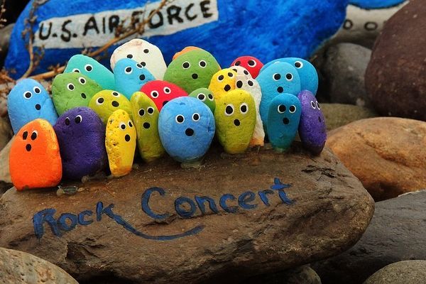 como-pintar-piedras-a-mano2