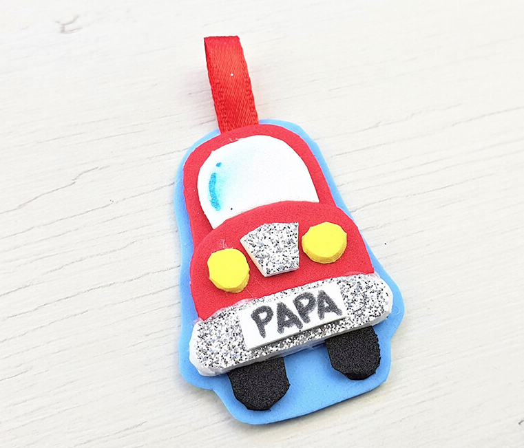 Manualidades para el Día del Padre con Goma Eva llavero coche