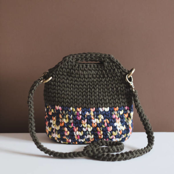 Como hacer bolsa ganchillo paso a paso bolsas modernas FOTOS dos colores