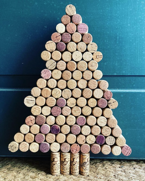 Manualidades de Navidad para niños para hacer este puente de Diciembre árbol de corchos