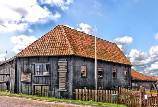 Fachada casa rustica con tejano ladrillo 
