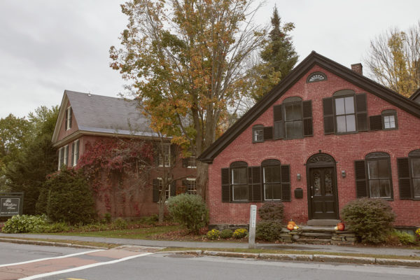 Ideas consejos para hacer fachada casa clásica rojo ladrillo 