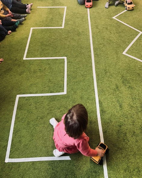 Los mejores juegos caseros educativos para hacer con niños carretera