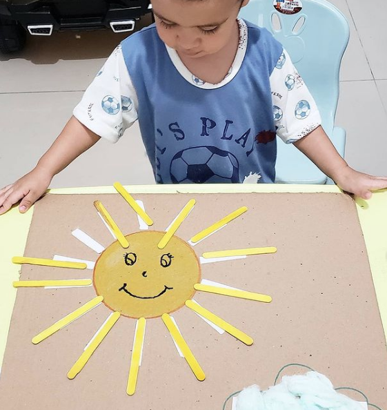 Los mejores juegos caseros educativos para hacer con niños un sol