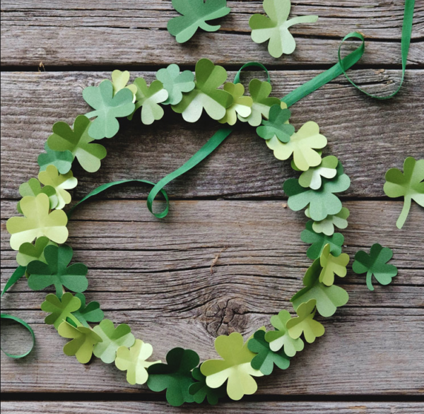 Las mejores manualidades para el Día de San Patricio corona de tréboles