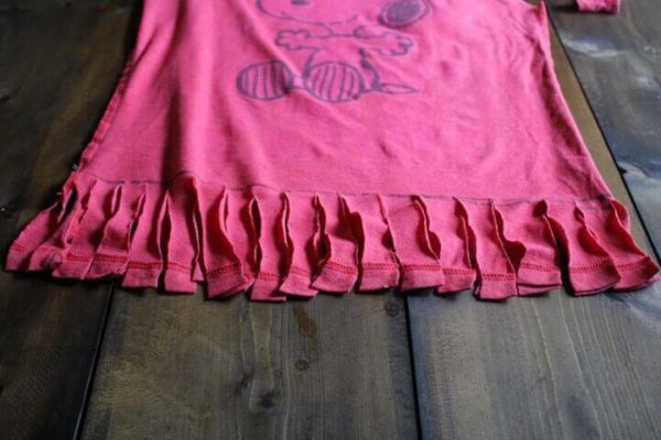 Mejores ideas manualidades para reciclar ropa vieja FOTOS cortar camiseta