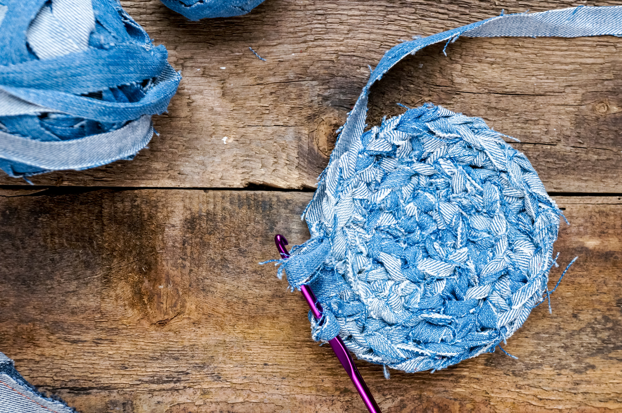 Mejores ideas manualidades para reciclar ropa vieja alfombra 2