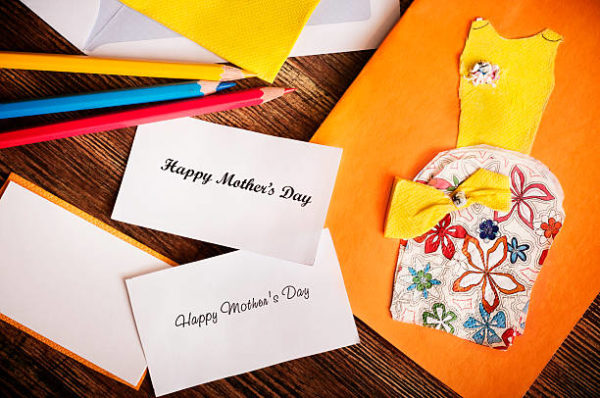 Mejores regalos para el dia de la madre con cartulinas FOTOS carteles