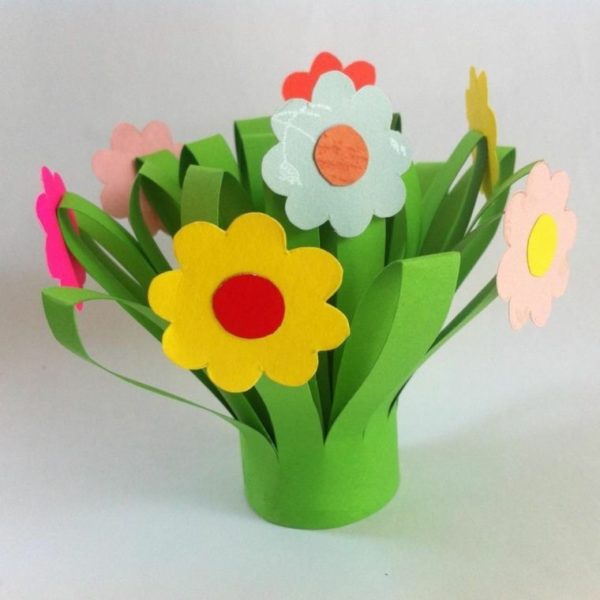 Mejores regalos para el dia de la madre con cartulinas centro flores