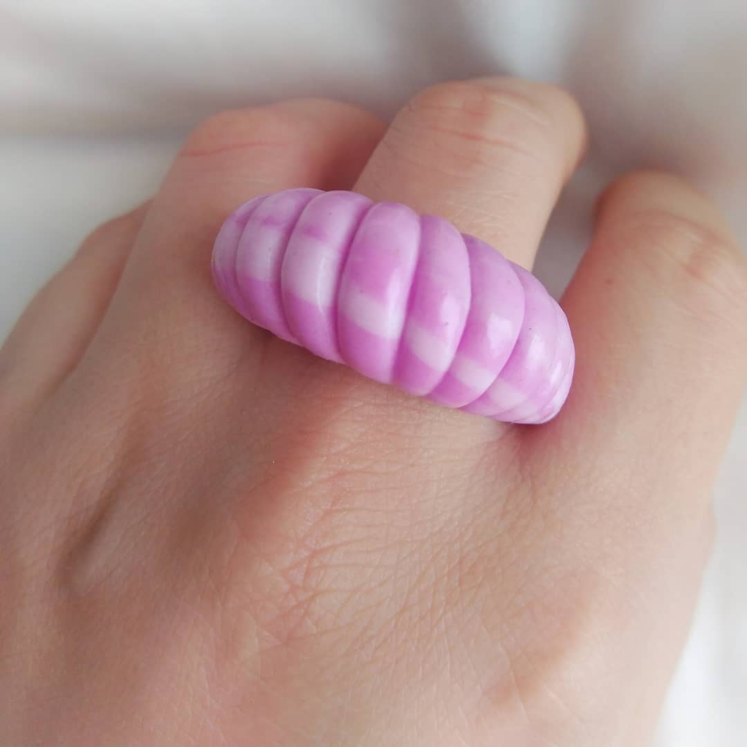 Anillo caracola lila