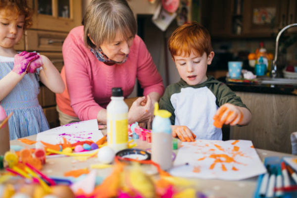 Las mejores ideas de manualidades para personas mayores niños 