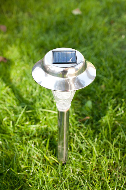 Las mejores ideas para iluminar tu jardin sin contaminar lamparas de carga solar 