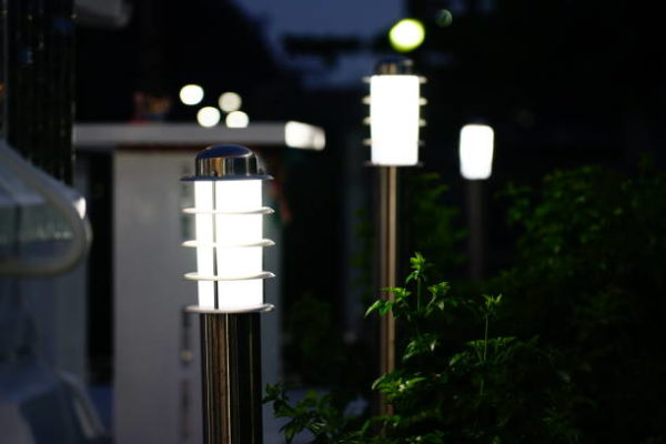 Las mejores ideas para iluminar tu jardin sin contaminar lamparas de luz led 
