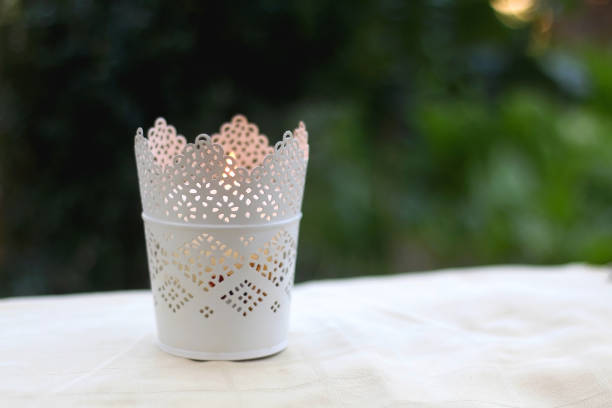 Las mejores ideas para iluminar tu jardin sin contaminar velas jarron