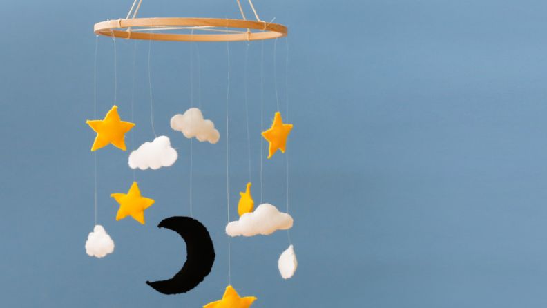 Ideas de manualidades para adultos en verano FOTOS movil cuna