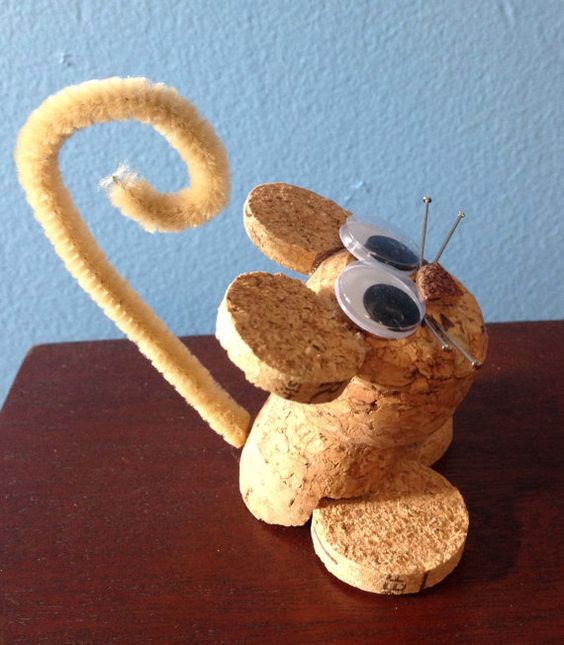 Ideas y consejos para hacer animales con corchos para niños ratón saltador