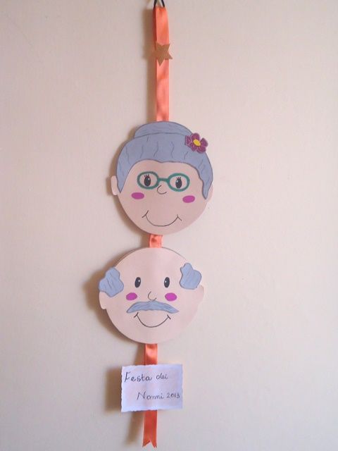 Las mejores ideas para hacer manualidades con los abuelos colgador