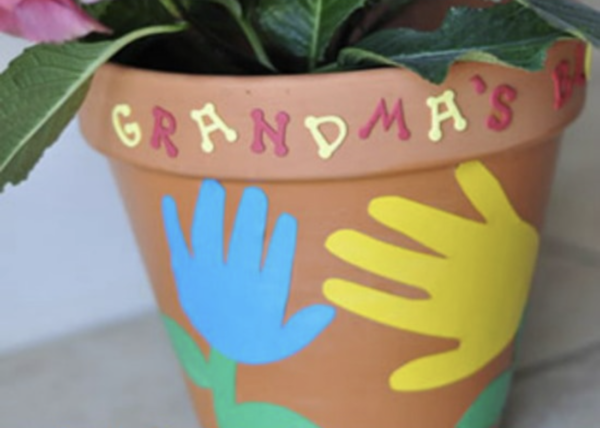 Las mejores ideas para hacer manualidades con los abuelos maceta