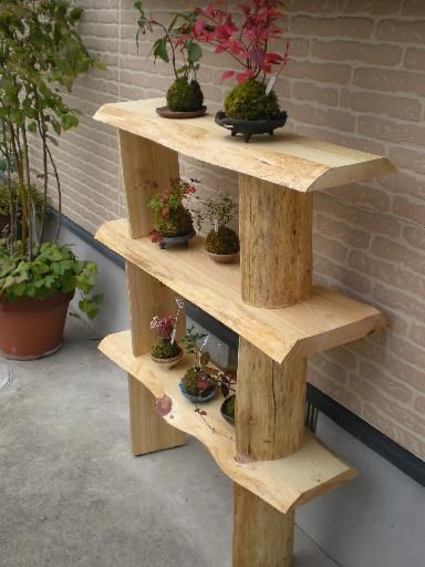 Las mejores ideas y consejos para decorar tu casa sin mucho dinero estantería troncos