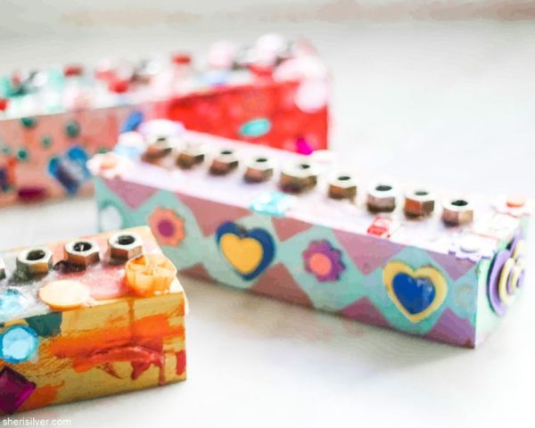 Ideas de manualidades para ninos para el dia de hanukkah FOTOS menorah tornillos