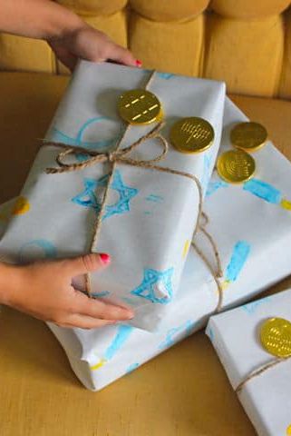 Ideas de manualidades para ninos para el dia de hanukkah FOTOS papel de regalo
