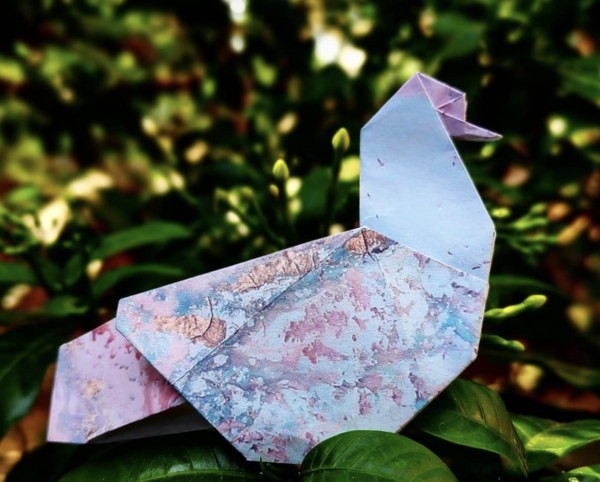 los Origami más sencillos para hacer con personas mayores y celebrar el Día Mundial del Origami gallina clueca